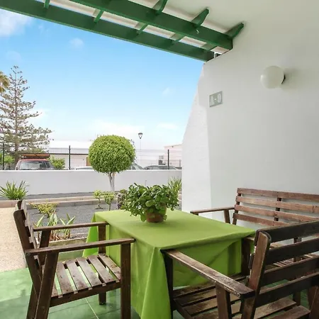 Apartment Charming Apartment: Pool-side Retreat Tias